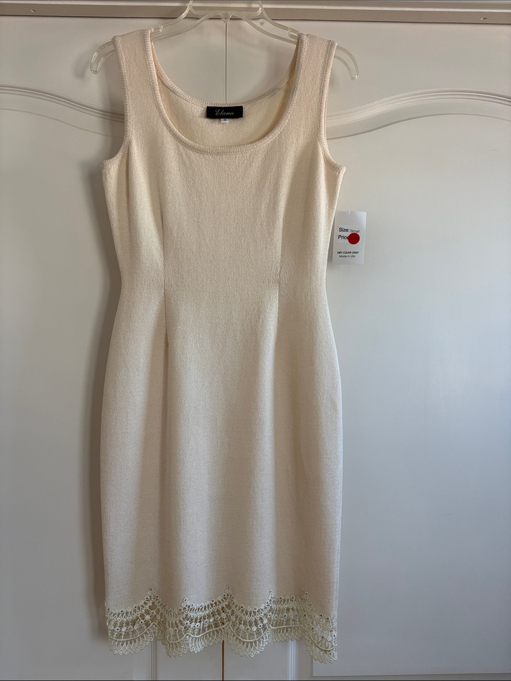ELANA NWT SLEEVELESS IVORY KNIT SHEATH DRESS WITH DELICATE LACE HEM SIZE SMALL